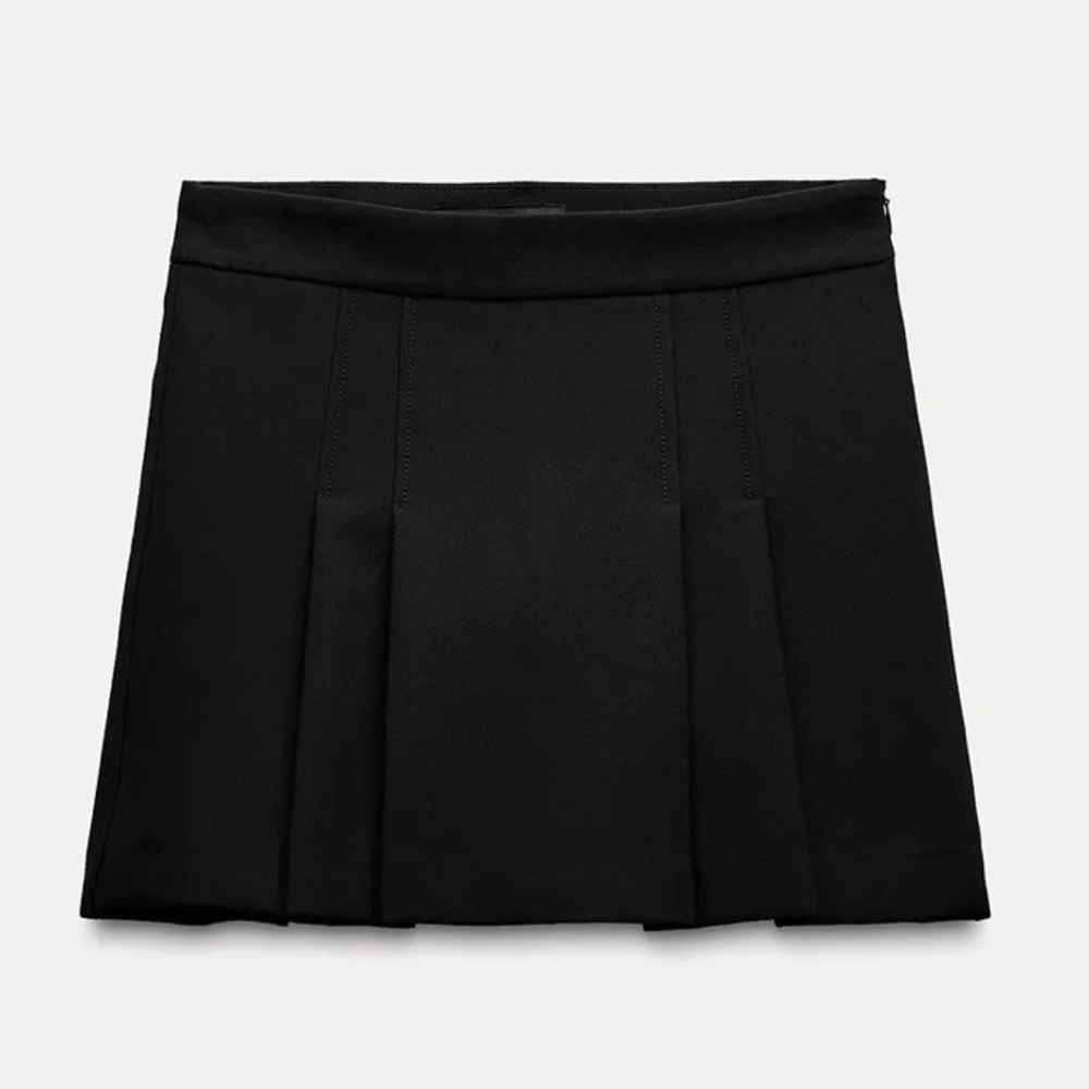 ZARA PLEATED SHORTS